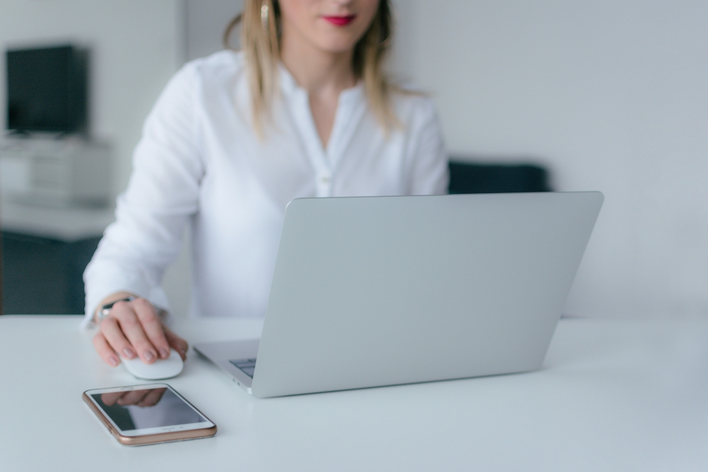 Vrouw met laptop